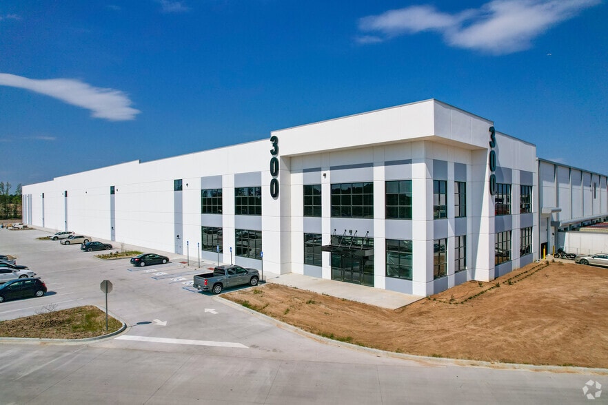 More Photos Of 300 Seabrook Pky, Pooler Warehouse For Lease