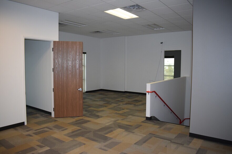 More Photos Of 3379 W Oquendo Rd, Las Vegas Warehouse For Lease
