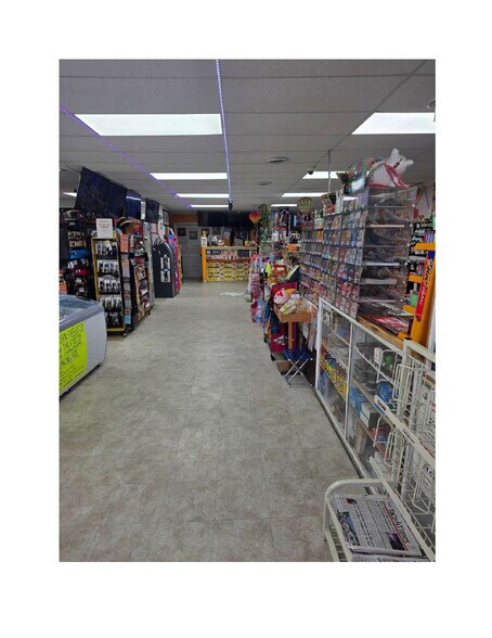 More Photos Of 720 S Jefferson St, Perry Freestanding For Sale