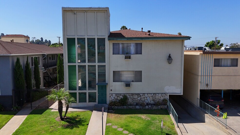 More Photos Of 214 E Chevy Chase Dr, Glendale Apartments For Sale