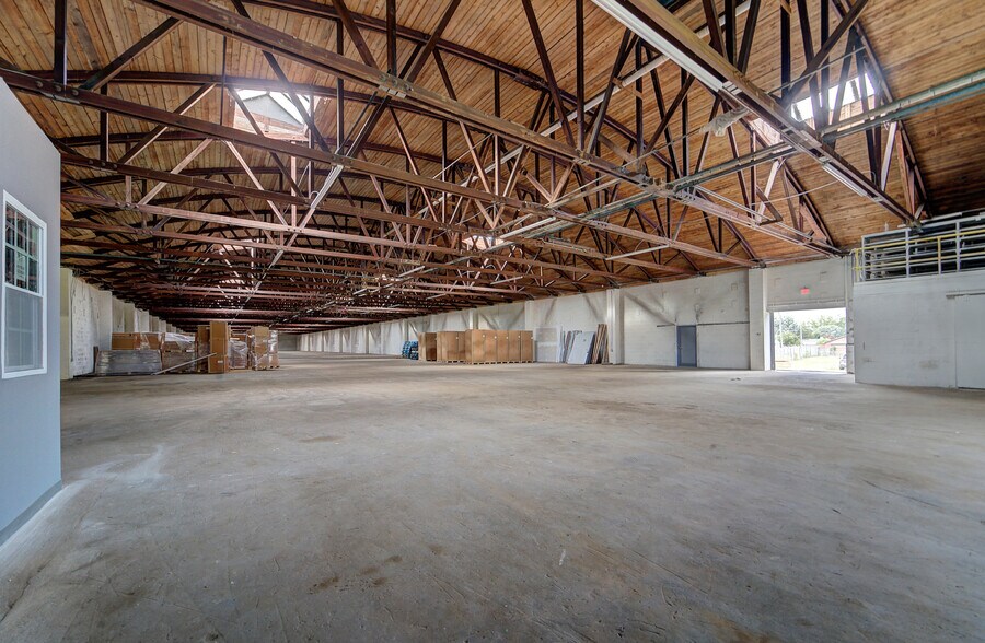 More Photos Of 110 McCauley Dr, Timberville Warehouse For Sale