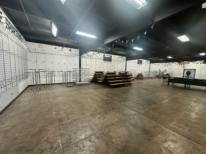 More Photos Of 4330 W Mount Morris Rd, Mount Morris General Retail For Sale