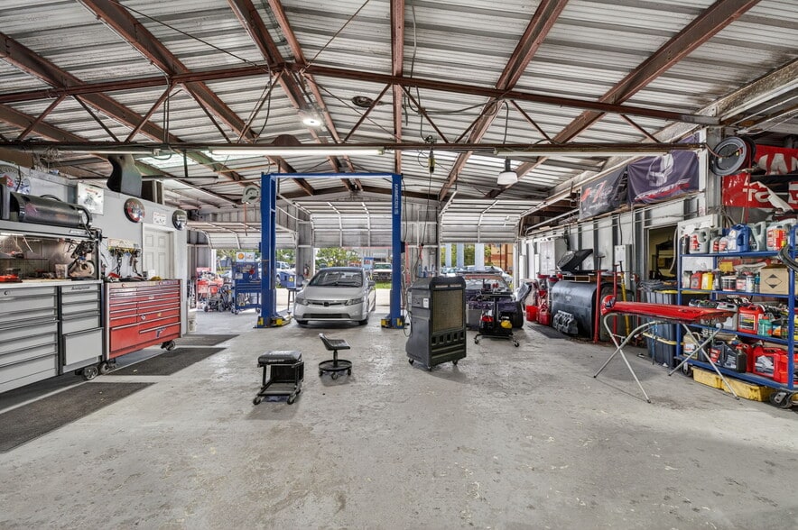 More Photos Of 800-806 W Sr 434, Longwood Auto Repair For Sale