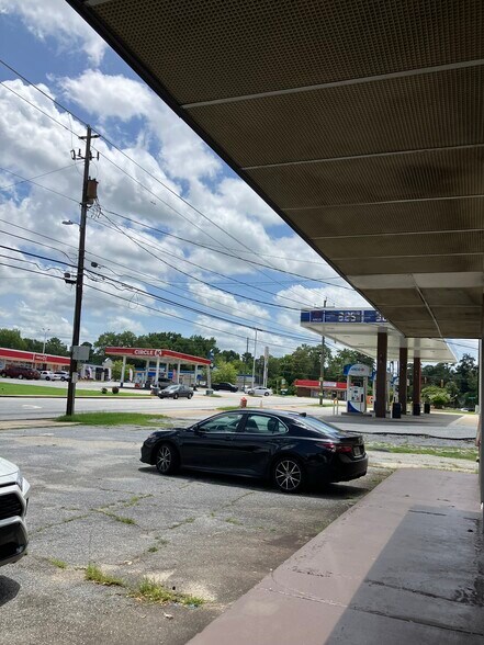 More Photos Of 1117 Floyd Rd, Columbus Convenience Store For Sale