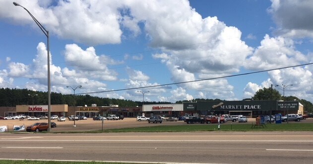 More Photos Of 853 Highway 35 N, Forest Unknown For Lease