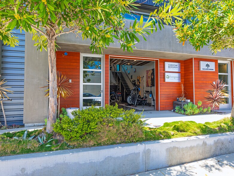More Photos Of 215-237 California St, El Segundo Loft Creative Space For Lease
