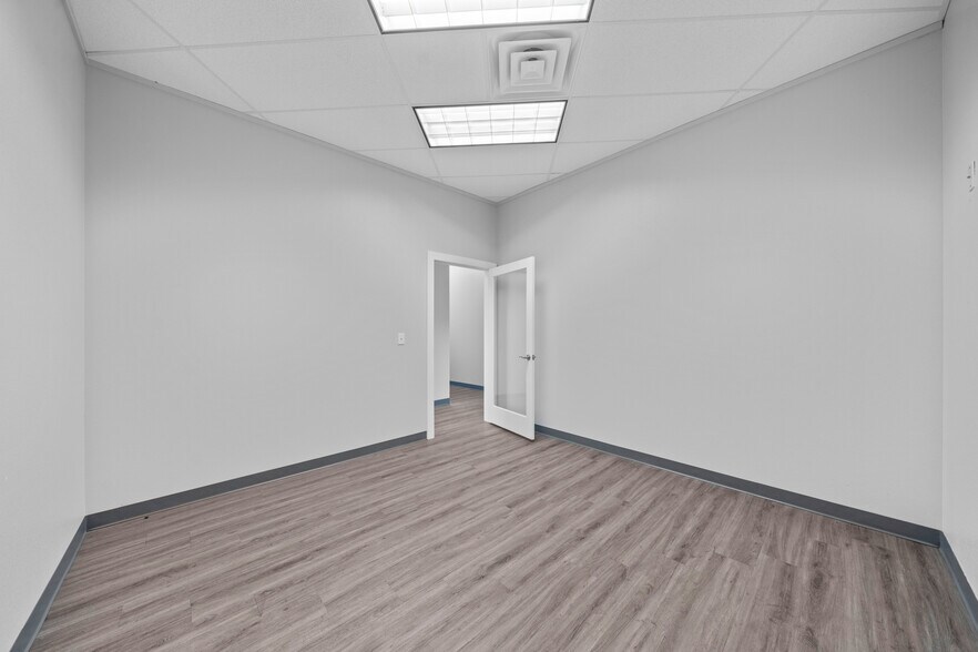 More Photos Of 1803 Airport Rd, Hot Springs General Retail For Lease