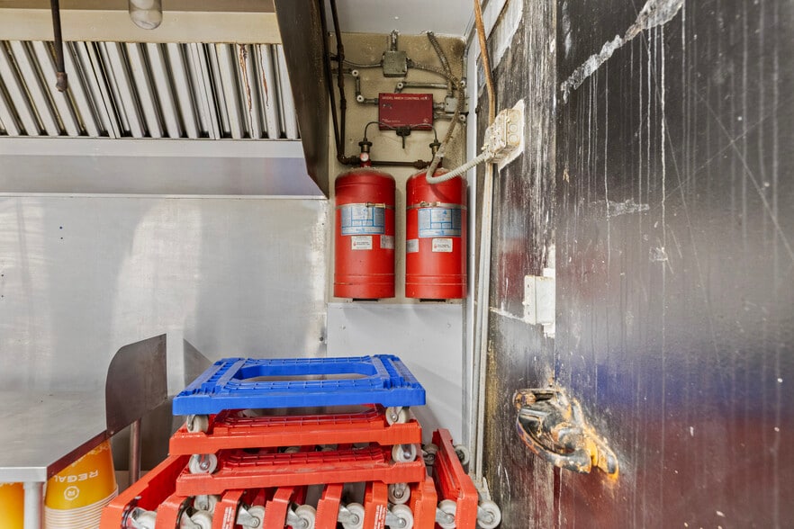 More Photos Of 712 River Rd, Washington Restaurant For Lease