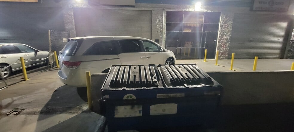 More Photos Of 21410 Hart St, Canoga Park Auto Repair For Lease