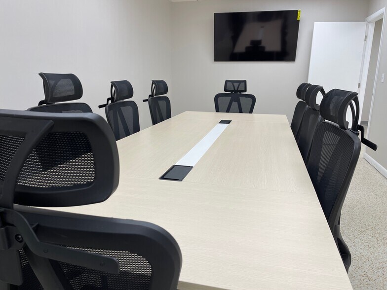 More Photos Of 6818-6824 S Manhattan Ave, Tampa Coworking Space