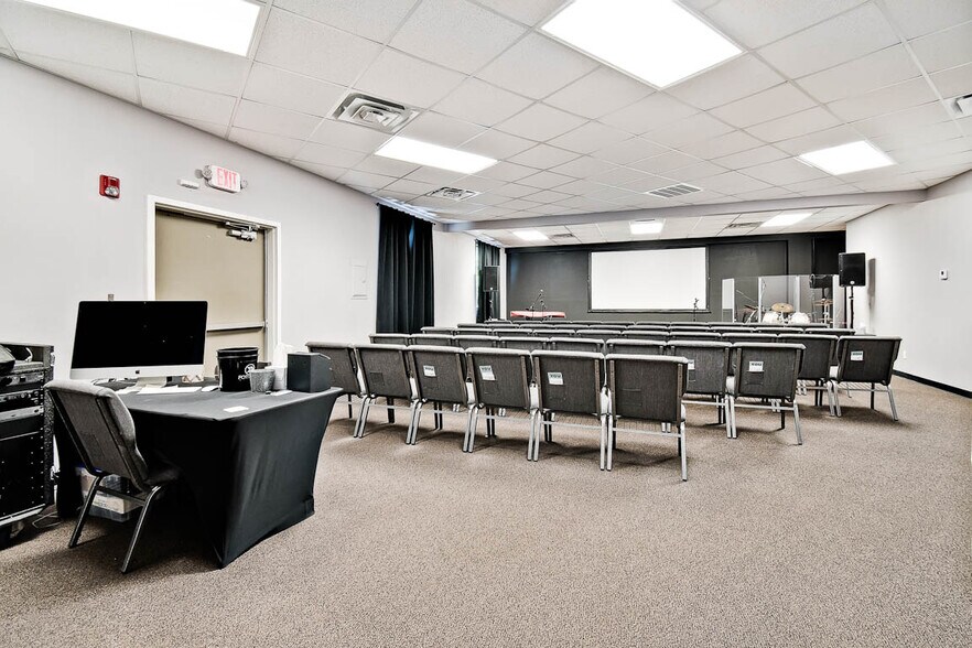 More Photos Of 1700 Industrial Drive, Rogers Office For Lease