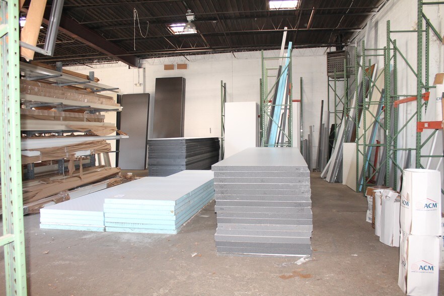 More Photos Of 1256 W Sharon Rd, Cincinnati Warehouse For Sale
