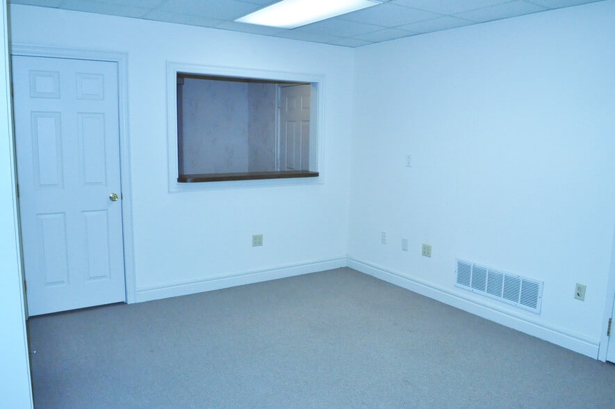 More Photos Of 285 Littleton Rd, Westford Office Residential For Sale