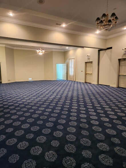 More Photos Of 7300 42nd Ave N, New Hope Freestanding For Sale