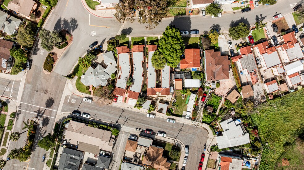 More Photos Of 1836 Lansdowne Ave, Los Angeles Multifamily For Sale