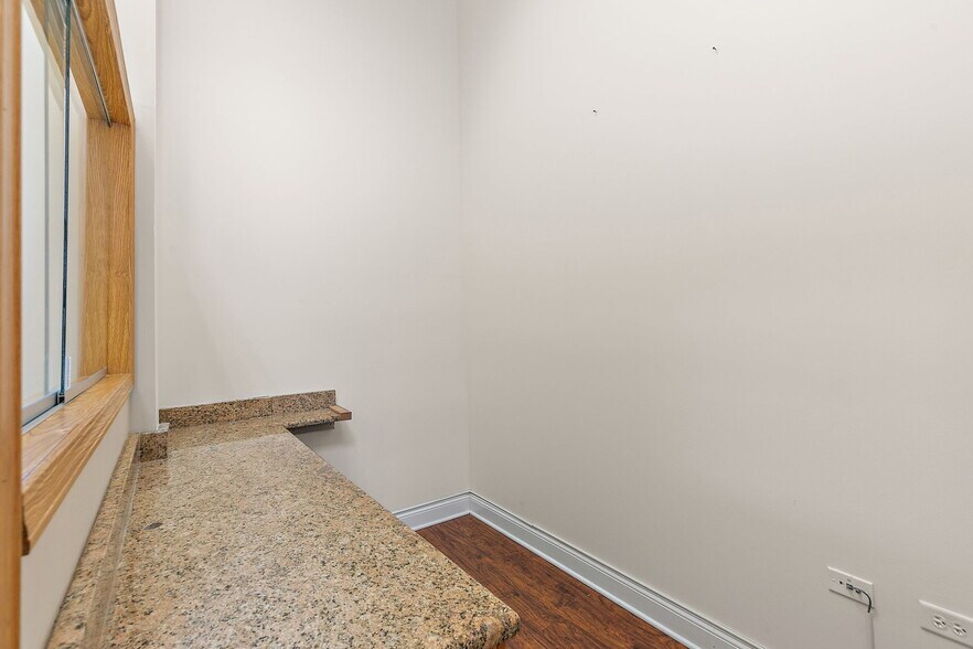 More Photos Of 129 Commercial Dr, Yorkville General Retail For Lease
