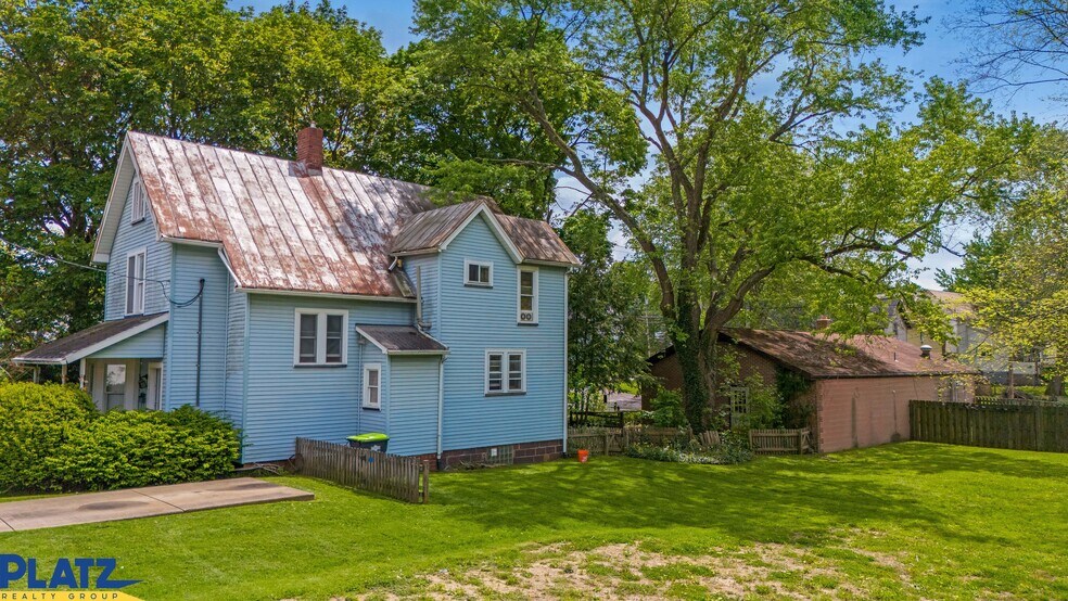 More Photos Of 777 N Ellsworth Ave, Salem Veterinarian Kennel For Sale