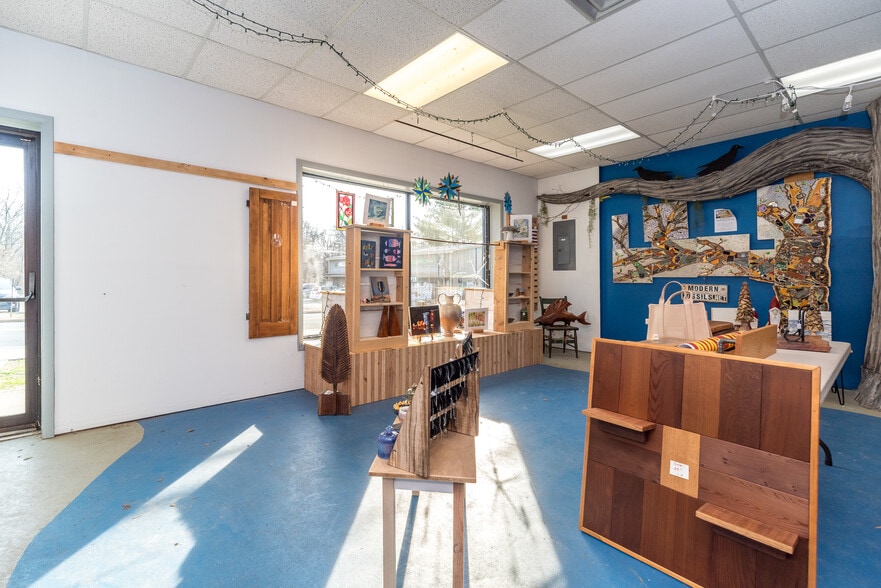 More Photos Of 9 Kingwood Ave, Frenchtown General Retail For Lease