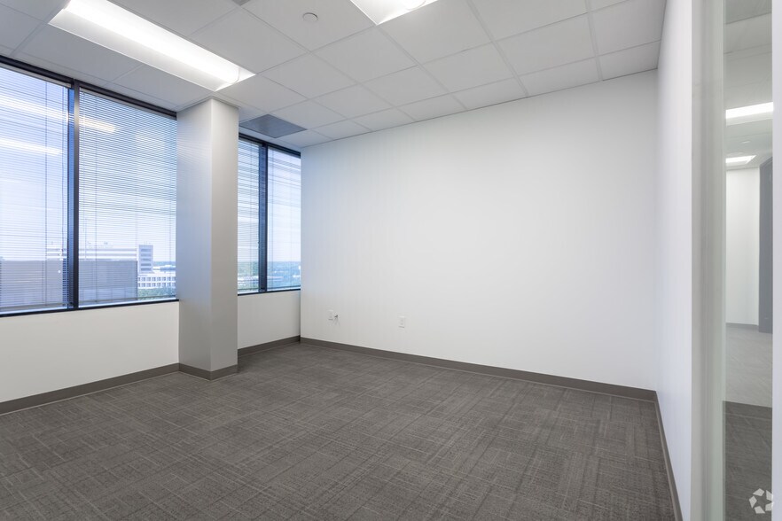 More Photos Of 6575 West Loop South, Bellaire Coworking Space