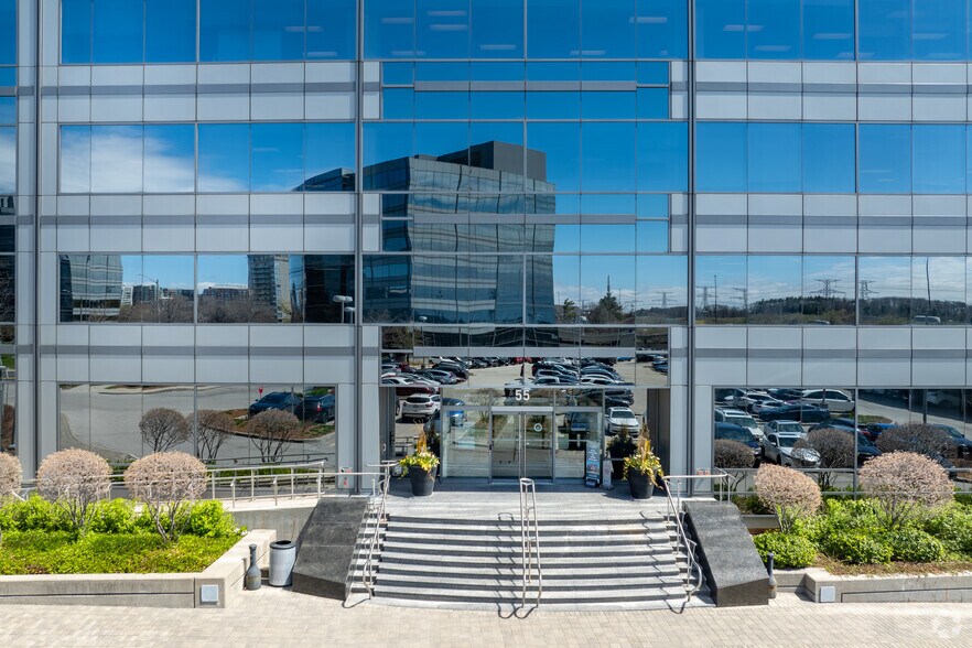 More Photos Of 55 Commerce Valley Dr W, Markham Unknown For Lease