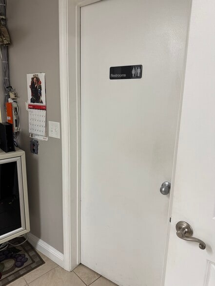 More Photos Of 1598 W Katella Ave, Anaheim Office For Sale