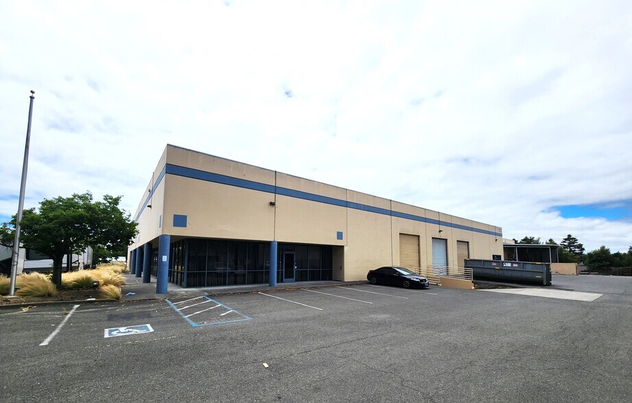 Primary Photo Of 118-122 Dodd Ct, American Canyon Warehouse For Lease