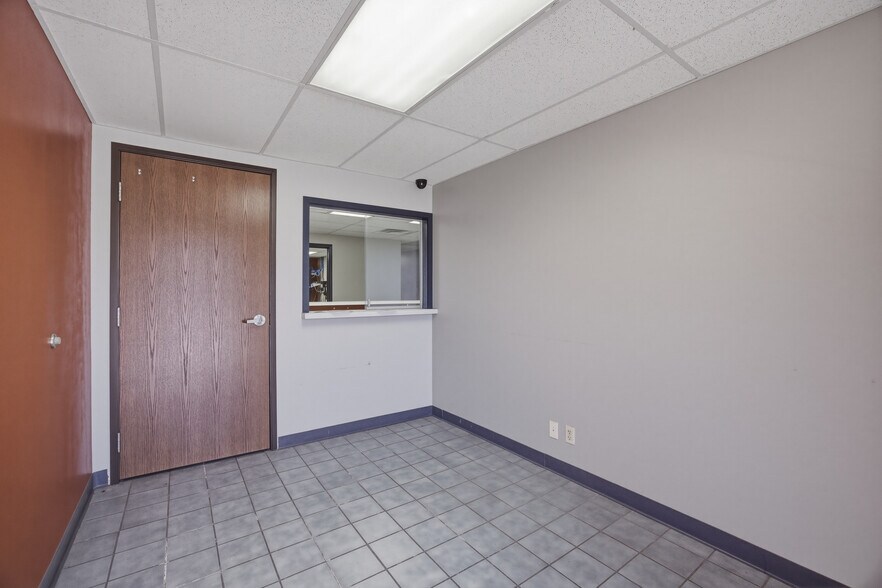 More Photos Of 1023 N Victor Ave, Tulsa Manufacturing For Lease