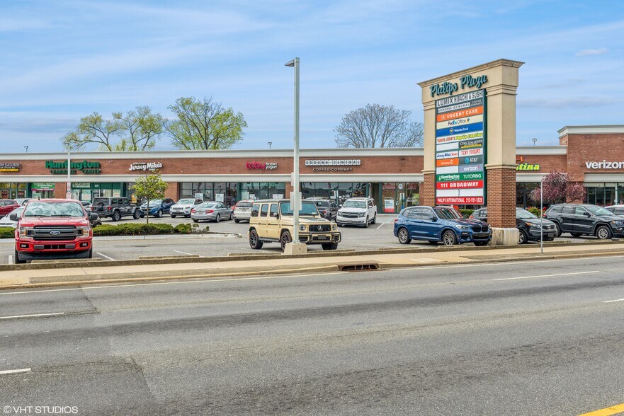 More Photos Of 601-693 Sunrise Hwy, Lynbrook Unknown For Lease