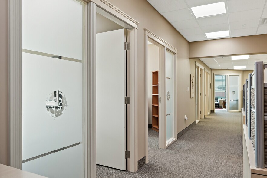 More Photos Of 150 Chippewa Rd, Sherwood Park Flex For Sale