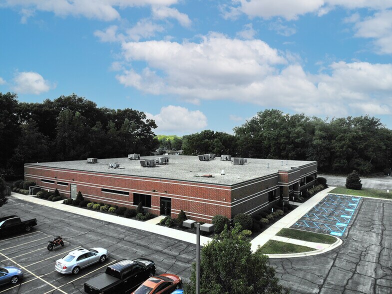 More Photos Of 211 W Ridge Rd, Griffith Office For Lease