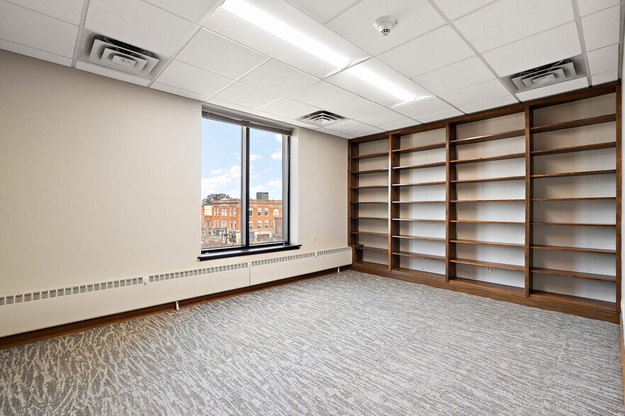 More Photos Of 56 S Washington St, Valparaiso Office For Lease