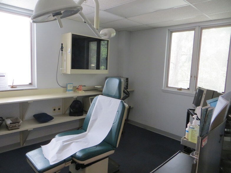 More Photos Of 222 Schanck Rd, Freehold Medical For Lease