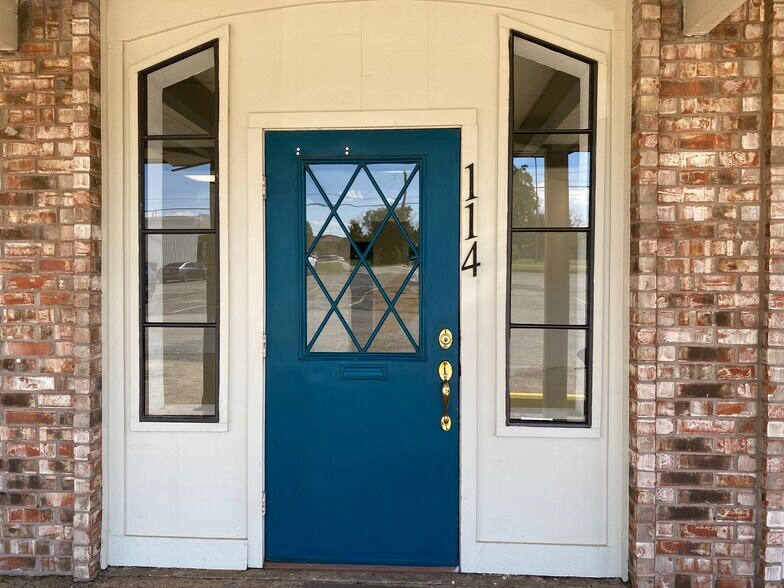 More Photos Of 2301 Midwestern Pky, Wichita Falls Unknown For Lease