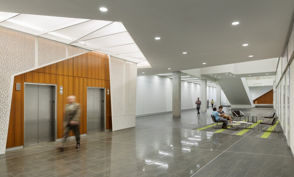 More Photos Of 600 Hennepin Ave, Minneapolis Office For Lease