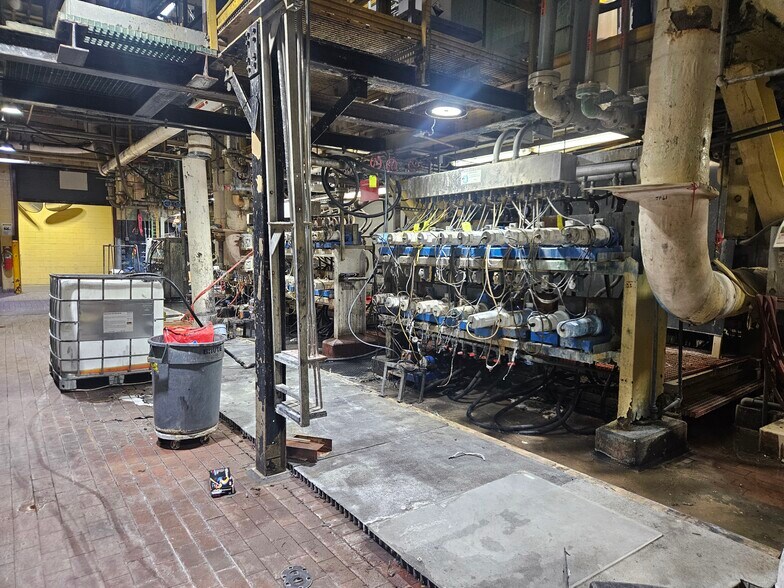 More Photos Of 2221 E State Highway 198, Osceola Distribution For Sale