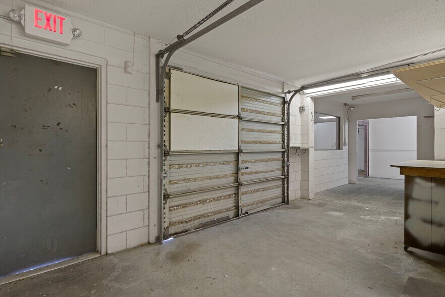 More Photos Of 377 Highway 40 W, Inglis Flex For Lease