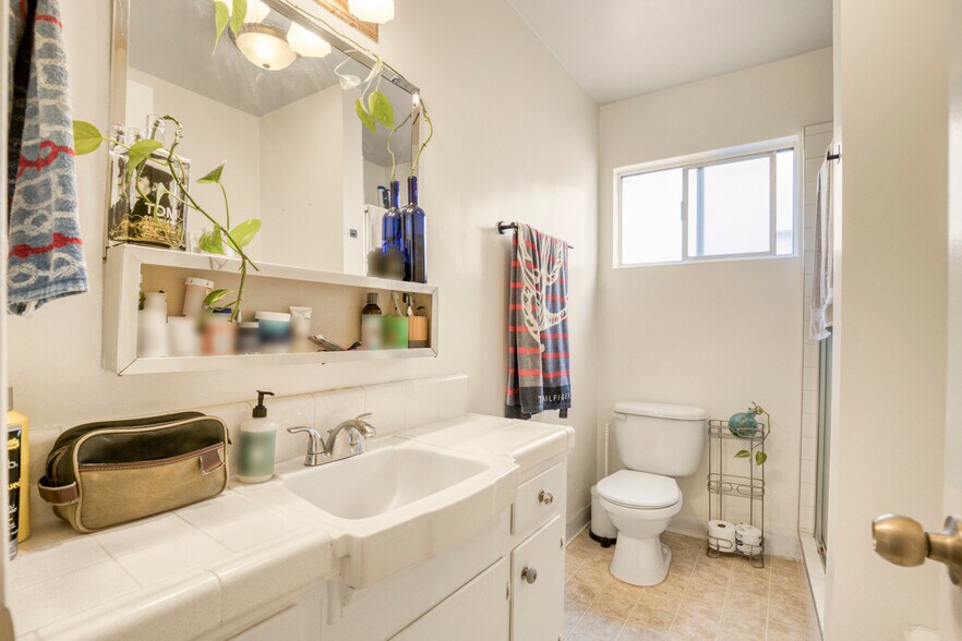 More Photos Of 1027 N Ogden Dr, Los Angeles Apartments For Sale