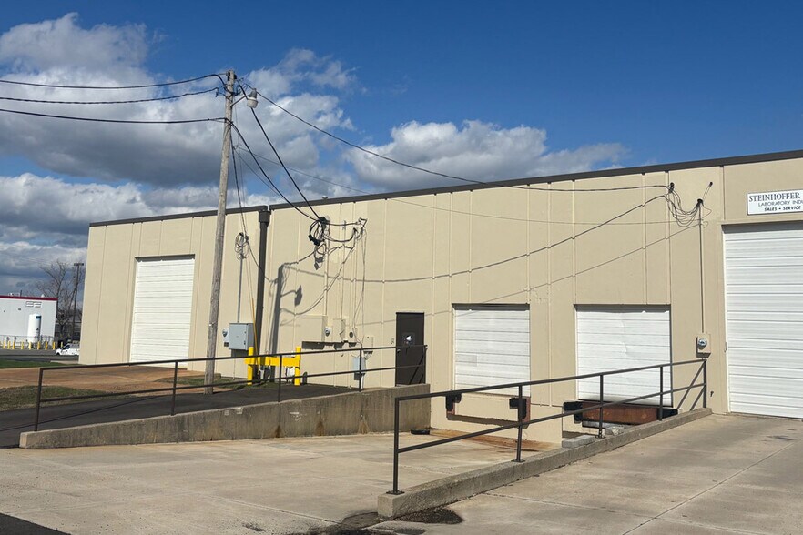 More Photos Of 5121-5125 Executive Blvd, Fort Wayne Warehouse For Lease