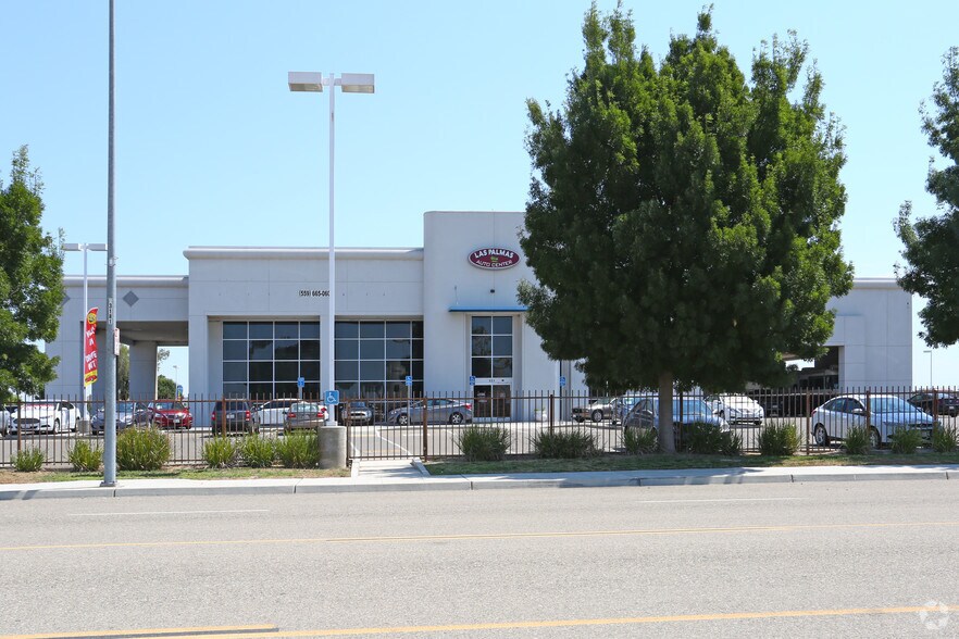 More Photos Of 321 Prosperity Blvd, Chowchilla Auto Dealership For Lease