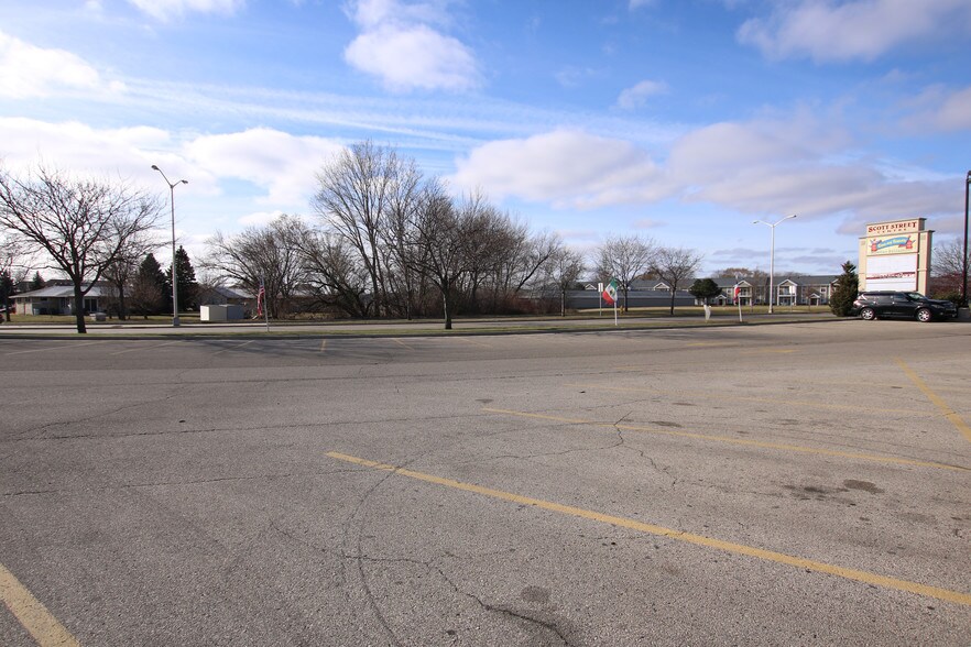 More Photos Of 525 N Peters Ave, Fond Du Lac Storefront Retail Office For Sale