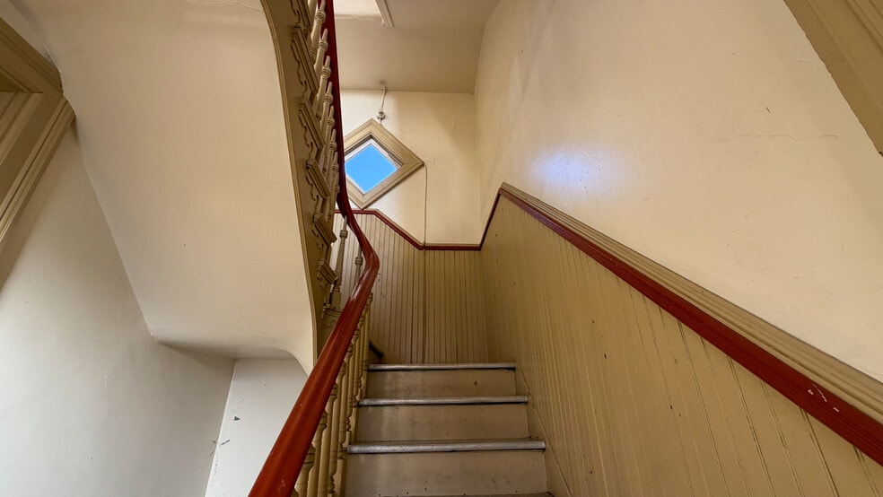 More Photos Of 24 E University Ave, Cincinnati Apartments For Sale