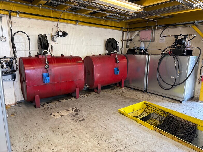 More Photos Of 4881 Pittsburgh Rd, Harrisville Light Distribution For Sale