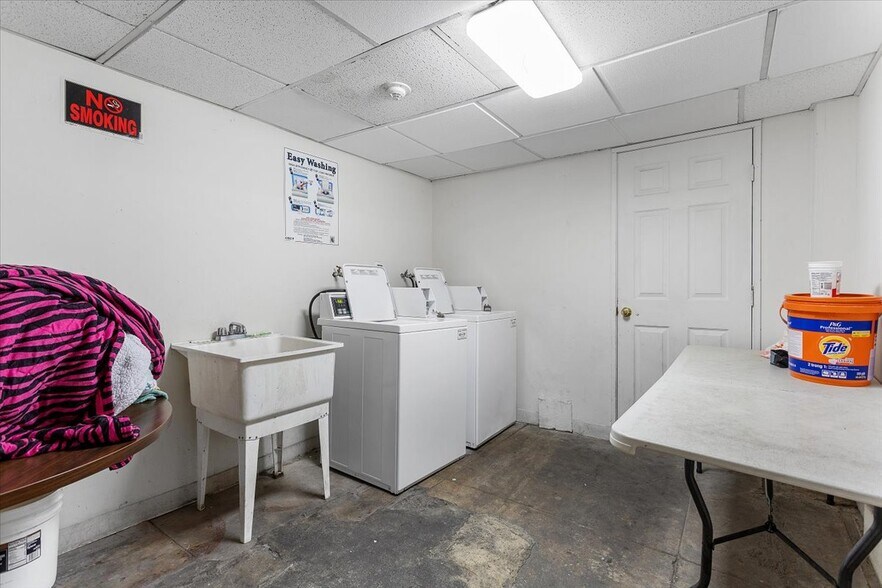 More Photos Of 498 25th St, Oakland Apartments For Sale