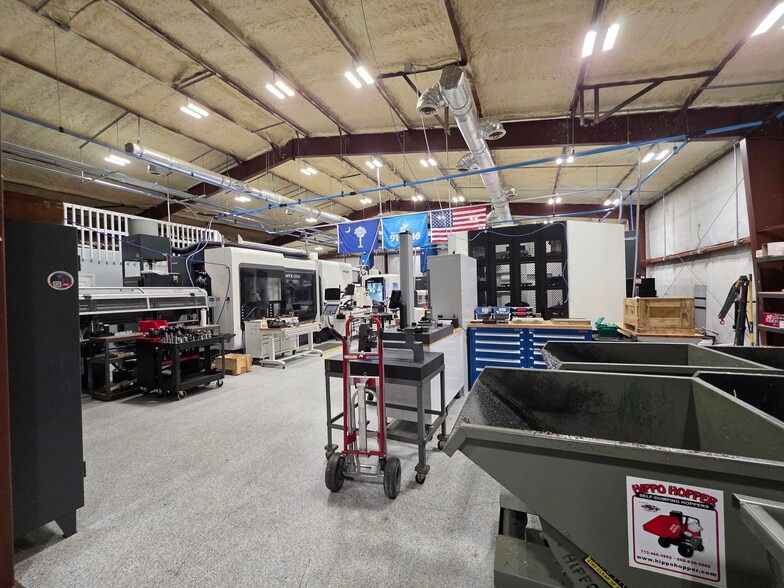 More Photos Of 16 Finch St, Hilton Head Warehouse For Sale
