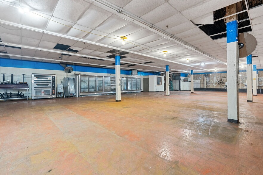 More Photos Of 731 E 14th St, Minneapolis Storefront Retail Office For Sale