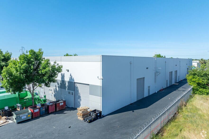 More Photos Of 2709 Academy Way, Sacramento Warehouse For Lease