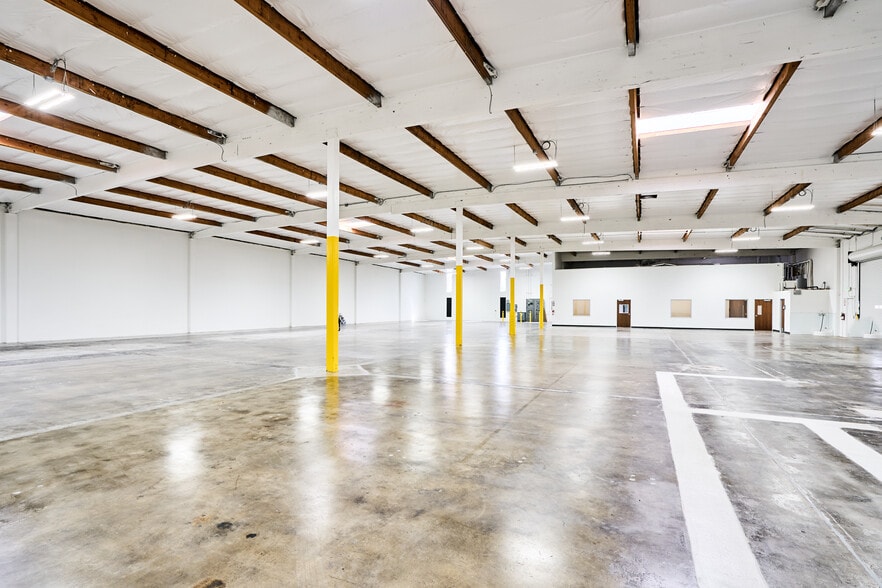 More Photos Of 7103 Fair Ave, North Hollywood Warehouse For Lease