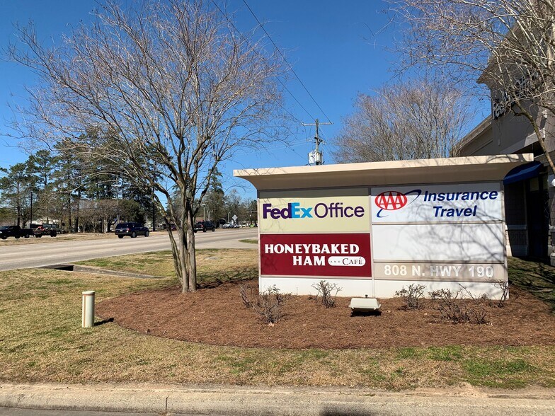 More Photos Of 808 N Hwy 190, Covington Freestanding For Lease