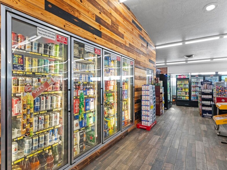 More Photos Of 5500 W 5500 S, Hooper Service Station For Sale