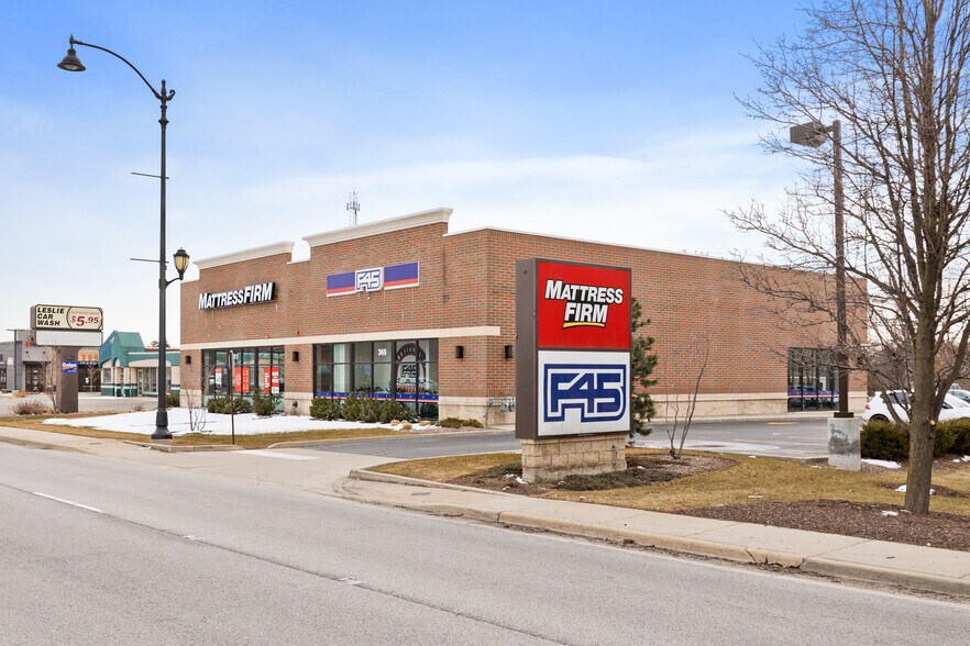 More Photos Of 369 Roosevelt Rd, Glen Ellyn Freestanding For Sale